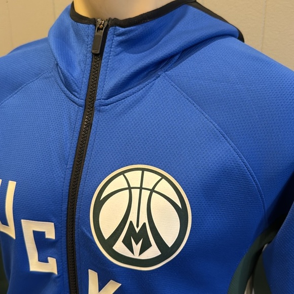 Z Men's Small Milwaukee Bucks Nike Royal/Hunter Green 2019/20 Earned Edition - Picture 3 of 10